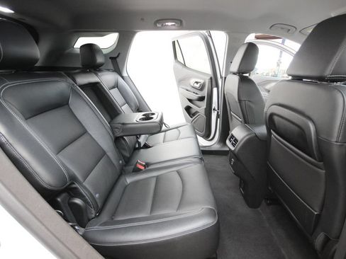 Used 2023 GMC Terrain SLT AWD/4WD image 29