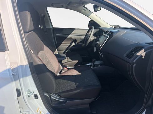 Used 2025 Mitsubishi Outlander Sport LE AWD/4WD image 26