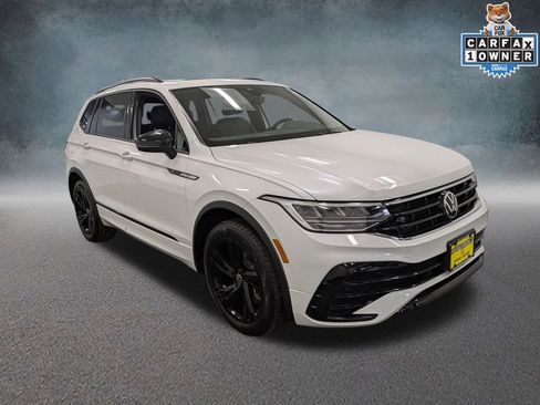 Used 2023 Volkswagen Tiguan SE R-Line AWD/4WD image 3