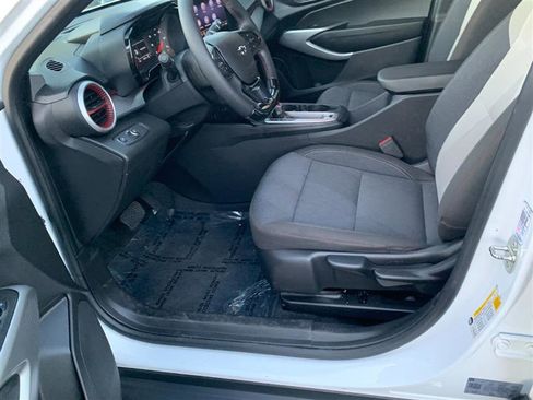 Used 2024 Chevrolet Trax RS w/ Driver Confidence Package image 28