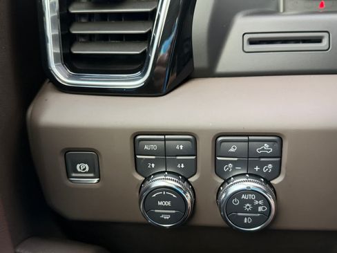 Used 2025 GMC Sierra 1500 Denali AWD/4WD image 51