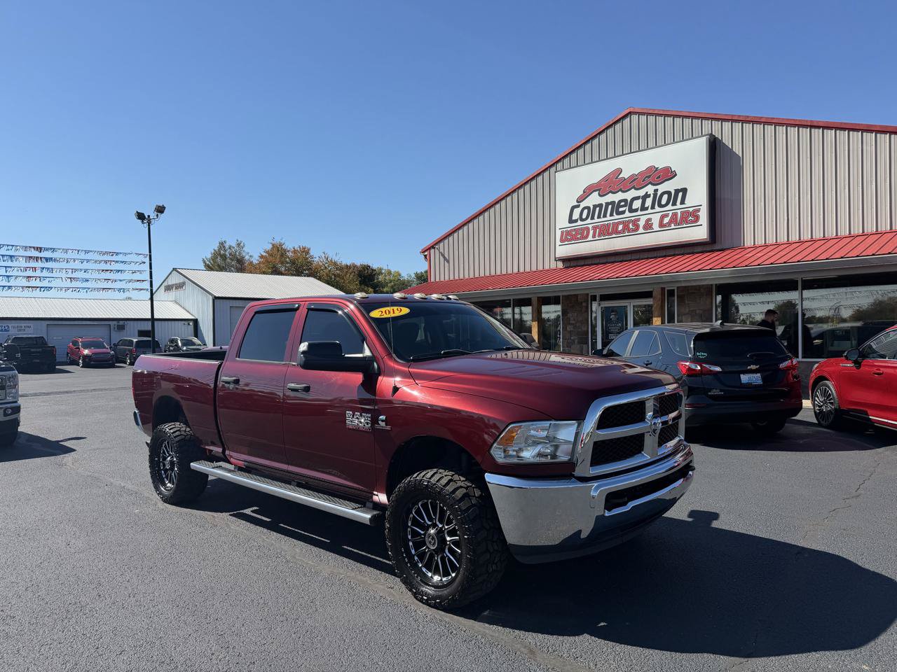 Used 2018 RAM 2500 Tradesman w/ Chrome Appearance Group AWD/4WD image 2