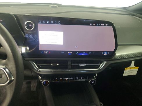 New 2026 Chevrolet Equinox EV LT image 16