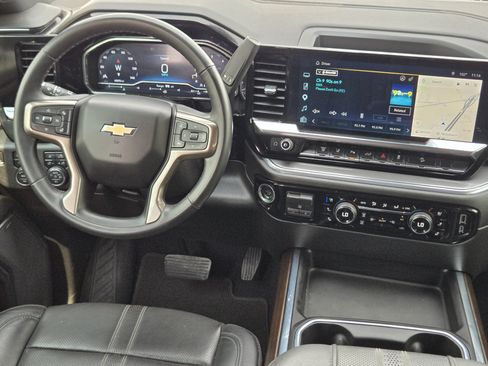 Used 2024 Chevrolet Silverado 2500 High Country w/ High Country Premium Package AWD/4WD image 27