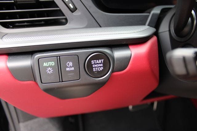 Used 2025 Porsche 911 Carrera RWD image 19