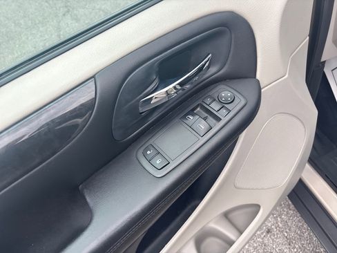 Used 2013 Dodge Grand Caravan American Value Package image 15