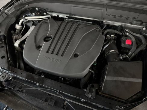 Used 2023 Volvo XC60 B5 Core image 49