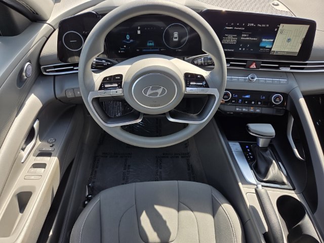 Used 2024 Hyundai Elantra SEL FWD image 13