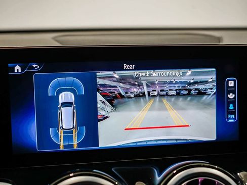 Used 2025 Mercedes-Benz GLB 250 image 23