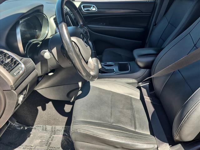 Used 2020 Jeep Grand Cherokee Laredo AWD/4WD image 16