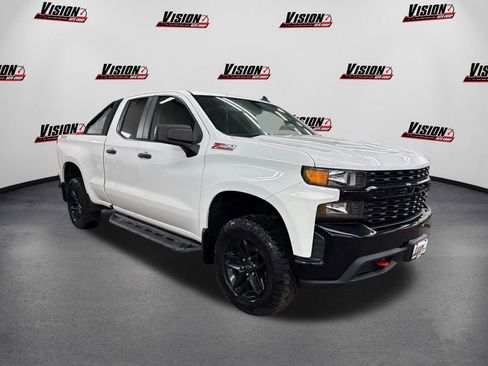 Used 2019 Chevrolet Silverado 1500 Custom Trail Boss w/ Custom Convenience Package image 3