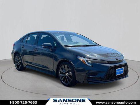 Certified 2025 Toyota Corolla SE w/ Convenience Package FWD image 1