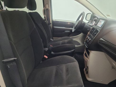Used 2018 Dodge Grand Caravan SE w/ UConnect Hands-Free Group FWD image 21