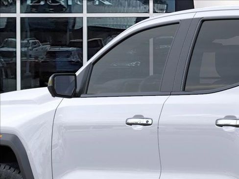 New 2026 GMC Canyon Denali image 12