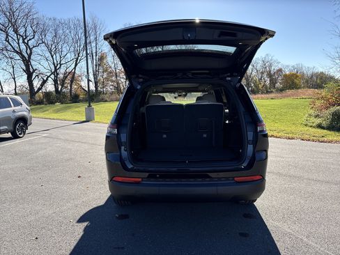 New 2025 Jeep Grand Cherokee L Limited image 13