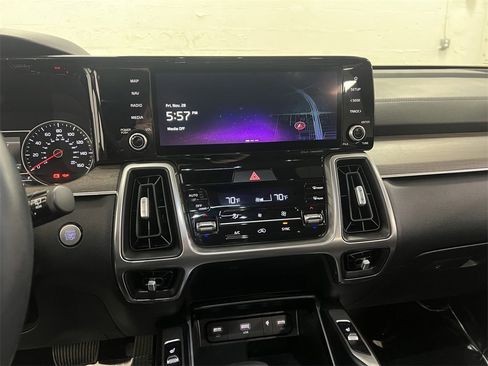 Used 2023 Kia Sorento EX w/ Panoramic Sunroof Package image 21