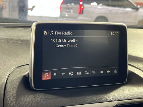 Used 2016 MAZDA MAZDA3 i Grand Touring image 18