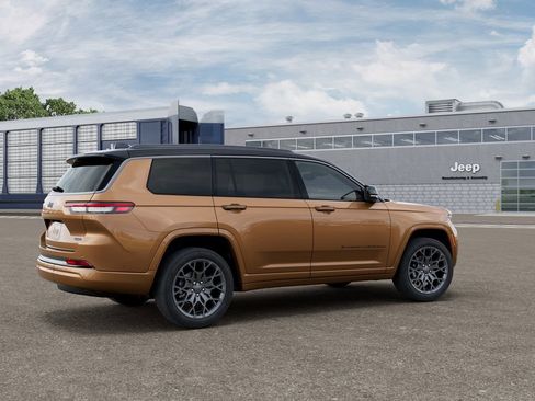 New 2026 Jeep Grand Cherokee L Summit w/ Obsidian Package AWD/4WD image 4