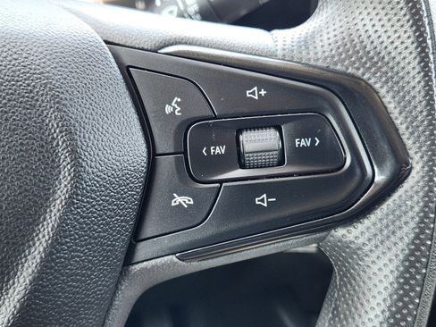 Used 2024 Chevrolet Trax LS w/ LS Convenience Package FWD image 21