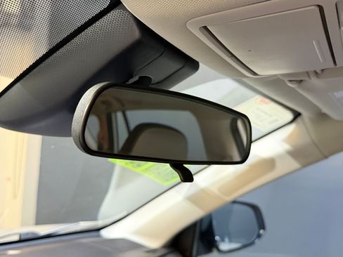Used 2017 Toyota RAV4 XLE FWD image 17