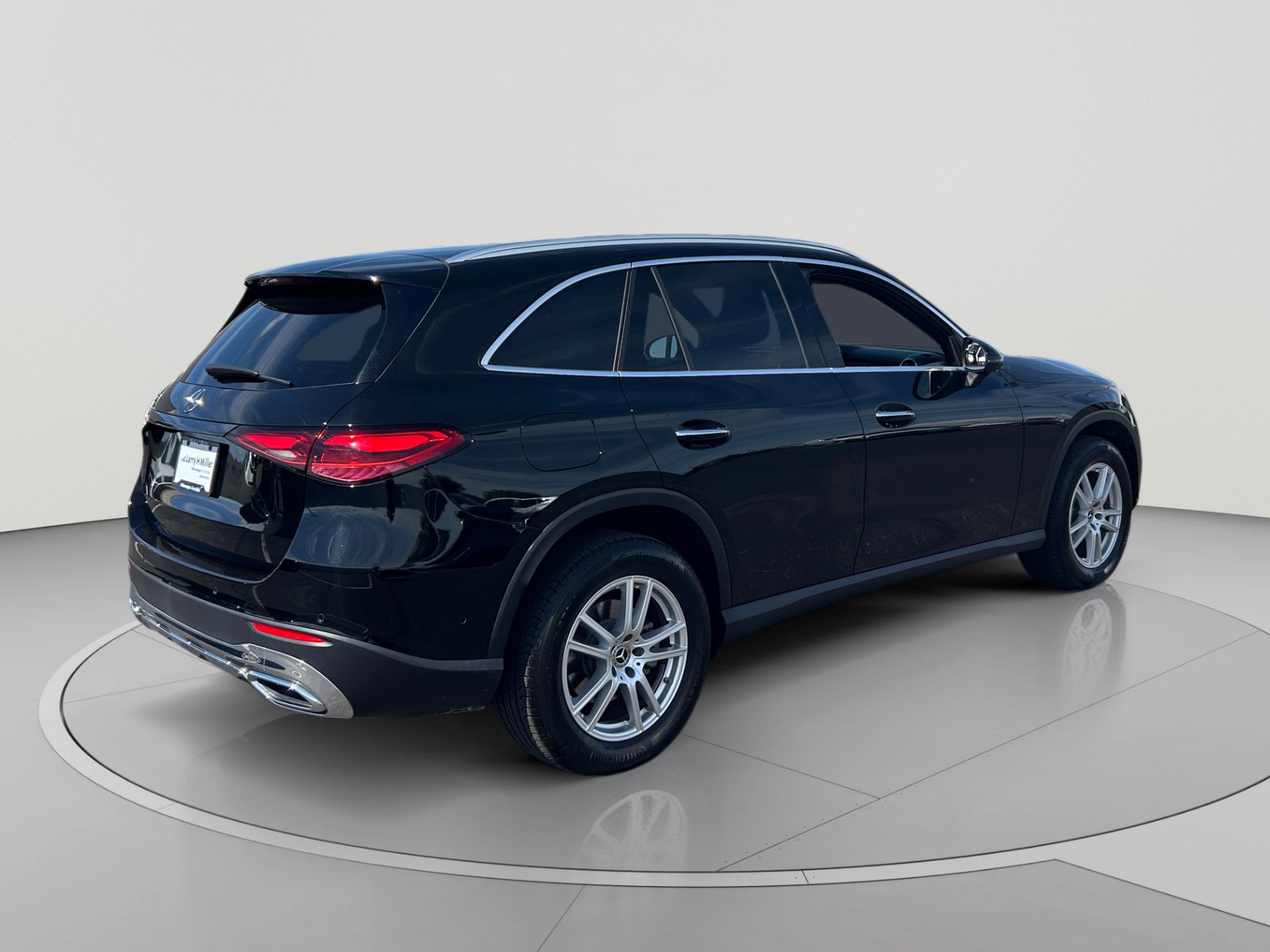 Used 2025 Mercedes-Benz GLC 300 image 5