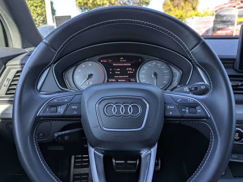 Used 2019 Audi SQ5 Premium w/ Convenience Package image 26