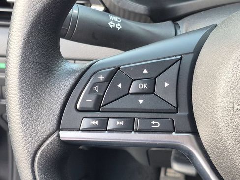 Used 2025 Nissan Sentra SV FWD image 17