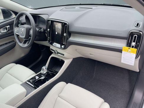 New 2026 Volvo XC40 B5 Plus w/ Climate Package AWD/4WD image 31