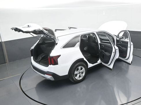 Used 2024 Kia Sorento LX image 67