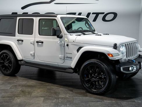 Used 2023 Jeep Wrangler Unlimited Sahara w/ Cold Weather Group AWD/4WD image 7