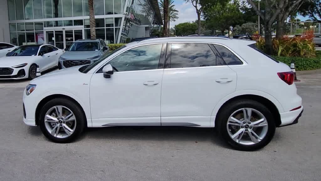 Certified 2024 Audi Q3 2.0T Premium AWD/4WD image 4