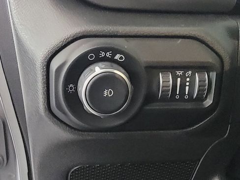 Used 2019 Jeep Wrangler Sport image 19