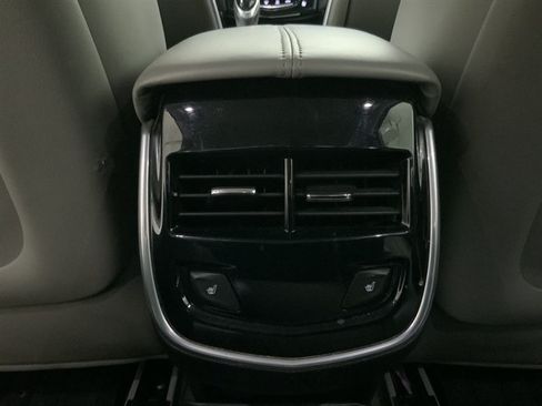 Used 2014 Cadillac XTS Luxury AWD/4WD image 18