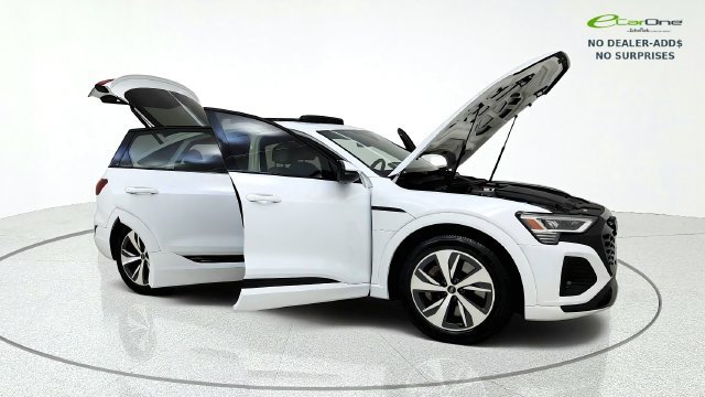 Used 2024 Audi Q8 e-tron Premium AWD/4WD image 20