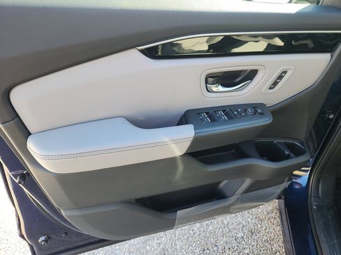 New 2025 Honda Pilot EX-L image 8