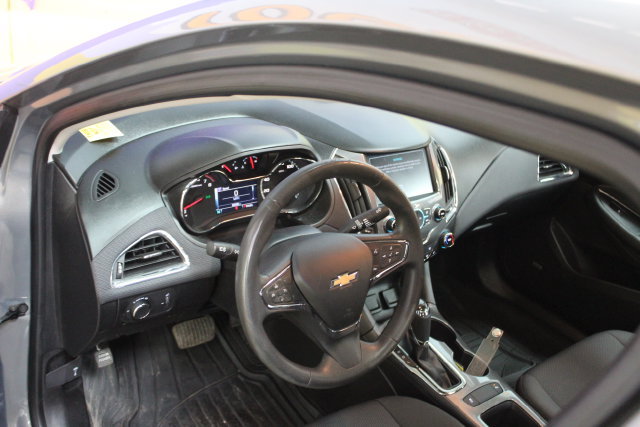 Used 2018 Chevrolet Cruze LT w/ LT True North Edition FWD image 14