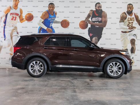 Used 2020 Ford Explorer Limited RWD image 18