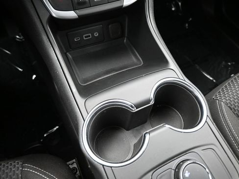 Used 2023 GMC Terrain SLE w/ Elevation Edition image 16