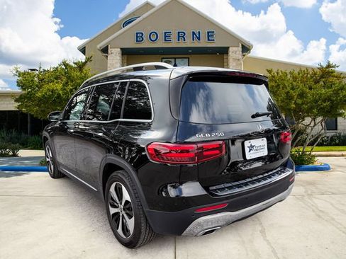 Used 2025 Mercedes-Benz GLB 250 image 3