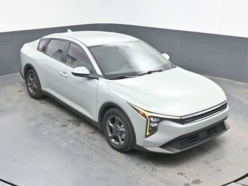 Used 2025 Kia K4 FWD image 13