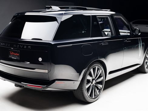 Used 2023 Land Rover Range Rover SV AWD/4WD image 32