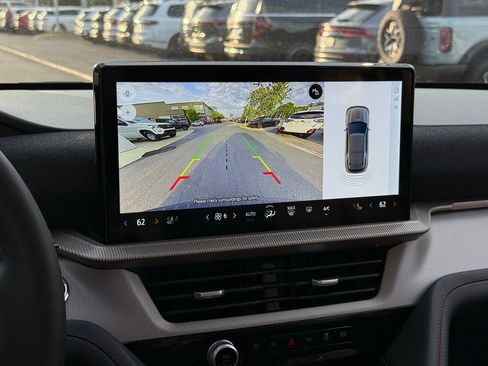 Used 2025 Ford Explorer Active w/ Active Comfort Package image 43