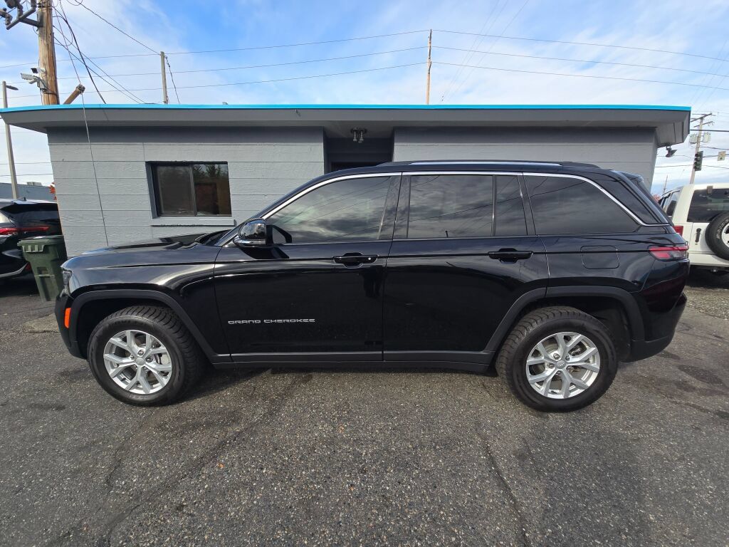 Used 2023 Jeep Grand Cherokee Limited AWD/4WD image 5