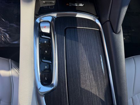 Used 2023 Buick Enclave Avenir w/ Avenir Technology Package image 22