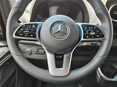 Used 2024 Mercedes-Benz Sprinter 3500 image 21