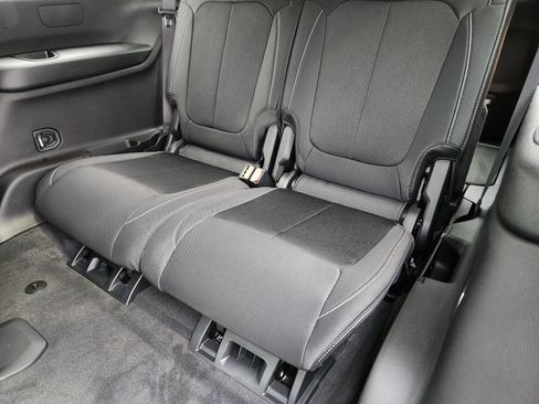 New 2025 Jeep Grand Cherokee L Laredo image 23