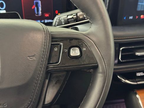 Certified 2025 Lincoln Aviator Black Label image 27