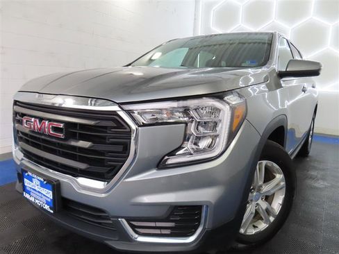 Used 2023 GMC Terrain SLE FWD image 1