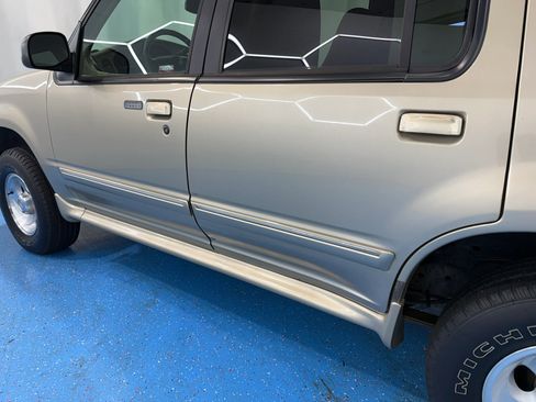 Used 1999 Ford Explorer 4WD 4-Door image 17