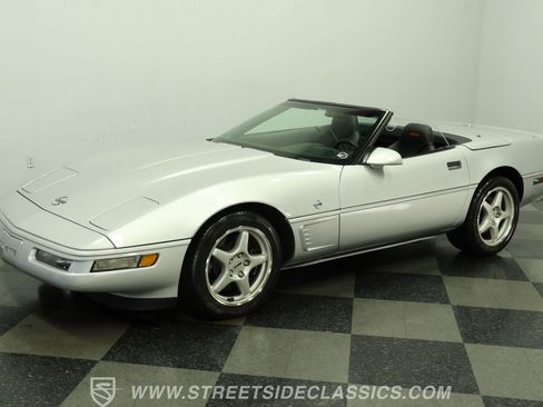 Used 1996 Chevrolet Corvette Convertible RWD image 6